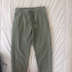 Aritzia sweatpants